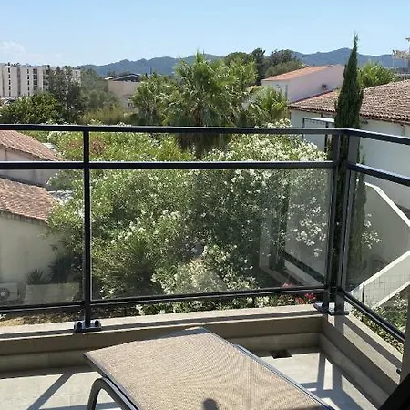 Joli à 1 Km Du Centre Historique De Porto-vecchio Et Ses Commerces *